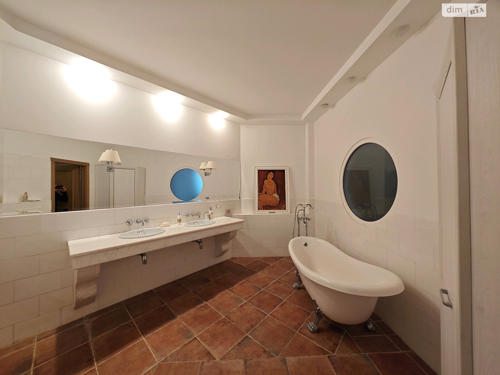 трикімнатна квартира в Одесі, район Приморський, на бул. Французький 49А в довготривалу оренду помісячно фото 1 трикімнатна квартира в Одесі, район Приморський, на бул. Французький 49А в довготривалу оренду помісячно фото 1