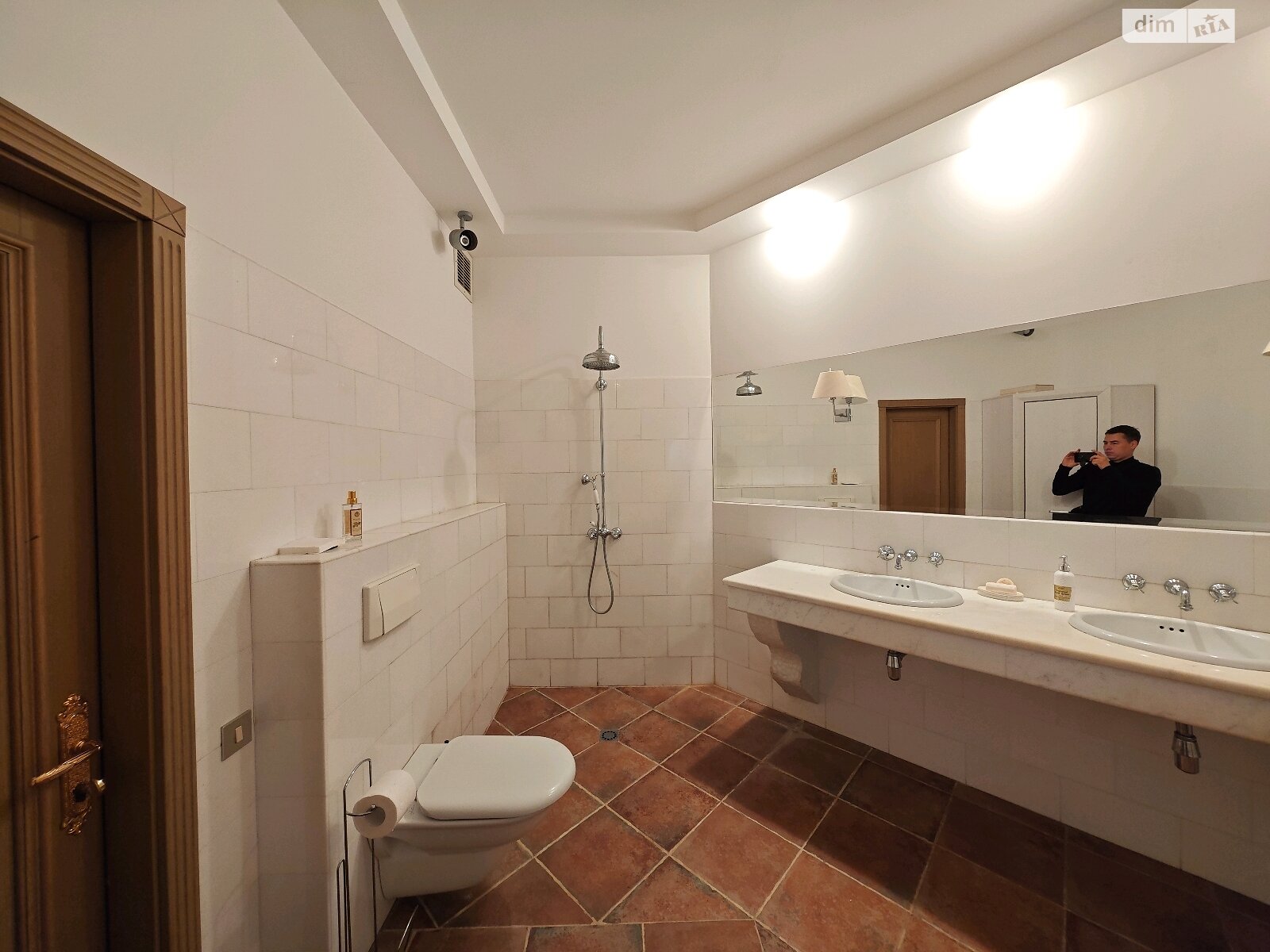 трикімнатна квартира в Одесі, район Приморський, на бул. Французький 49А в довготривалу оренду помісячно фото 1 трикімнатна квартира в Одесі, район Приморський, на бул. Французький 49А в довготривалу оренду помісячно фото 1