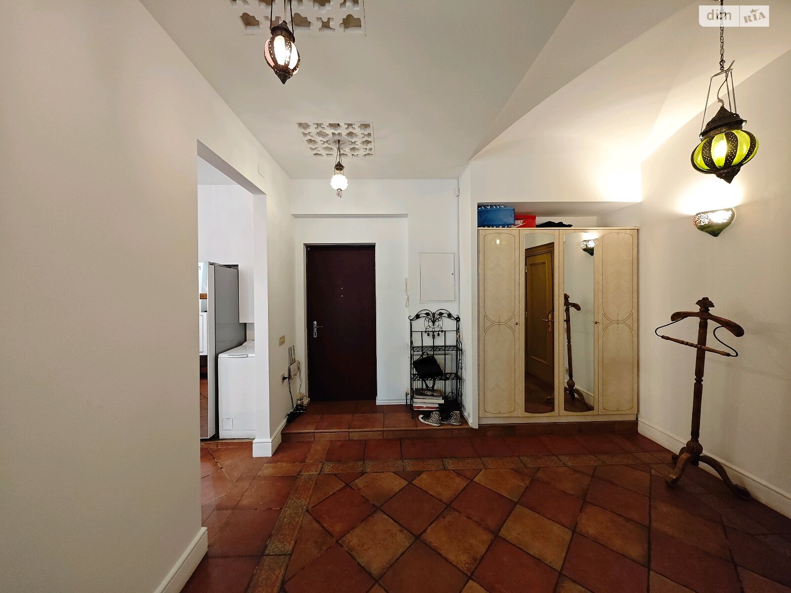 трикімнатна квартира в Одесі, район Приморський, на бул. Французький 49А в довготривалу оренду помісячно фото 1 трикімнатна квартира в Одесі, район Приморський, на бул. Французький 49А в довготривалу оренду помісячно фото 1