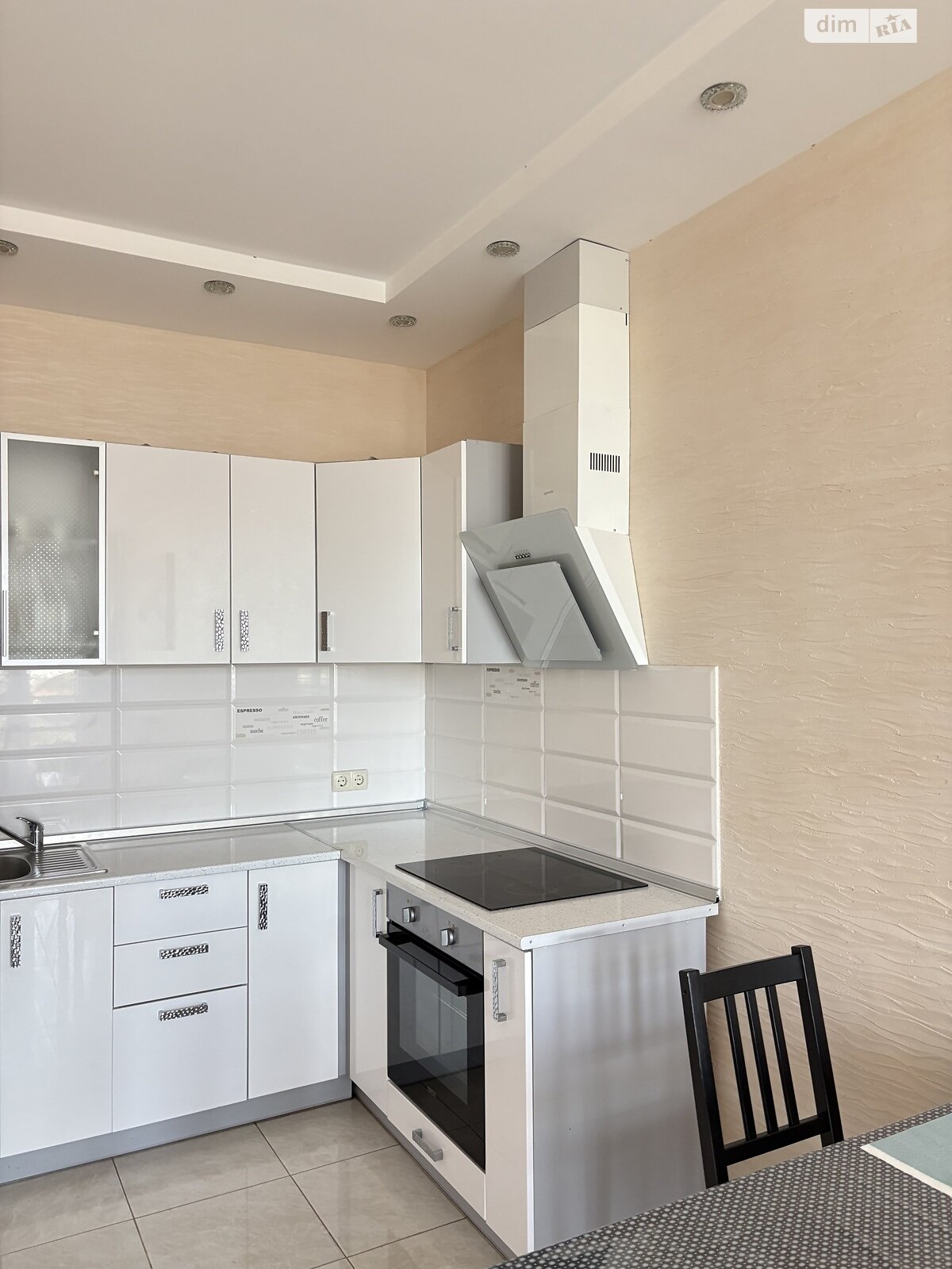 двухкомнатная квартира в Одессе, район Приморский, на просп. Леси Украинки 19Б в аренду на долгий срок помесячно фото 1 двухкомнатная квартира в Одессе, район Приморский, на просп. Леси Украинки 19Б в аренду на долгий срок помесячно фото 1