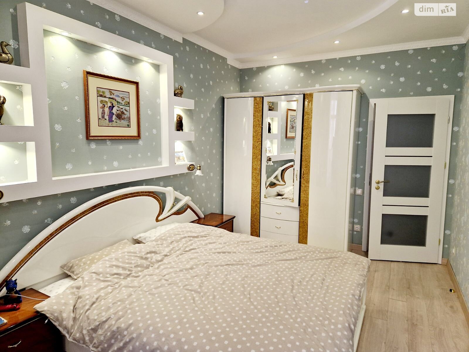 трикімнатна квартира в Одесі, район Приморський, на вул. Генуезька 24Д корпус 3 в довготривалу оренду помісячно фото 1 трикімнатна квартира в Одесі, район Приморський, на вул. Генуезька 24Д корпус 3 в довготривалу оренду помісячно фото 1