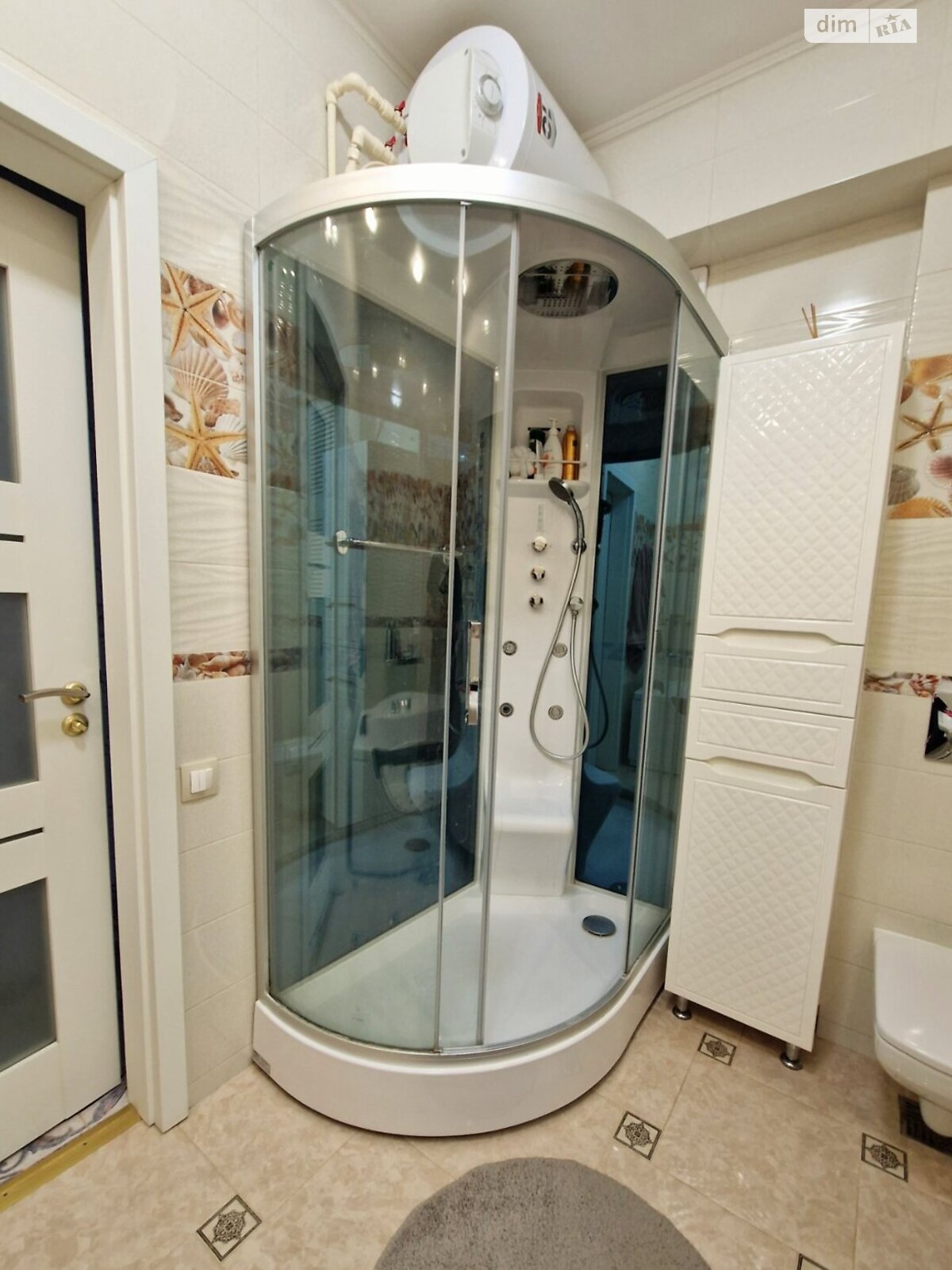 трикімнатна квартира в Одесі, район Приморський, на вул. Генуезька 24Д корпус 3 в довготривалу оренду помісячно фото 1 трикімнатна квартира в Одесі, район Приморський, на вул. Генуезька 24Д корпус 3 в довготривалу оренду помісячно фото 1