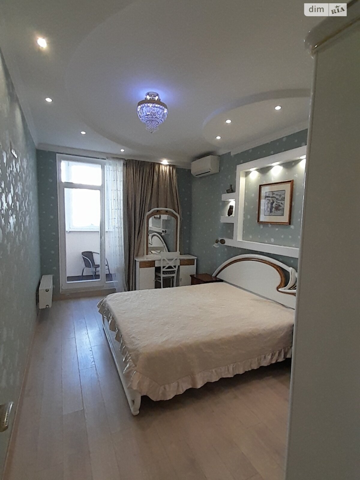 трикімнатна квартира в Одесі, район Приморський, на вул. Генуезька 24Д корпус 3 в довготривалу оренду помісячно фото 1 трикімнатна квартира в Одесі, район Приморський, на вул. Генуезька 24Д корпус 3 в довготривалу оренду помісячно фото 1