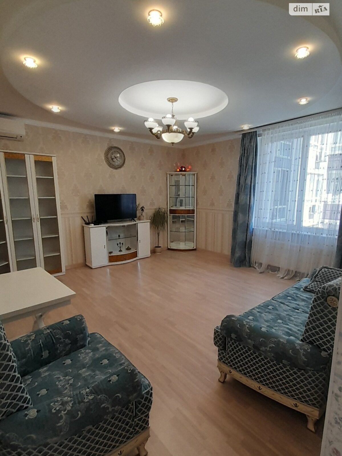 трикімнатна квартира в Одесі, район Приморський, на вул. Генуезька 24Д корпус 3 в довготривалу оренду помісячно фото 1 трикімнатна квартира в Одесі, район Приморський, на вул. Генуезька 24Д корпус 3 в довготривалу оренду помісячно фото 1