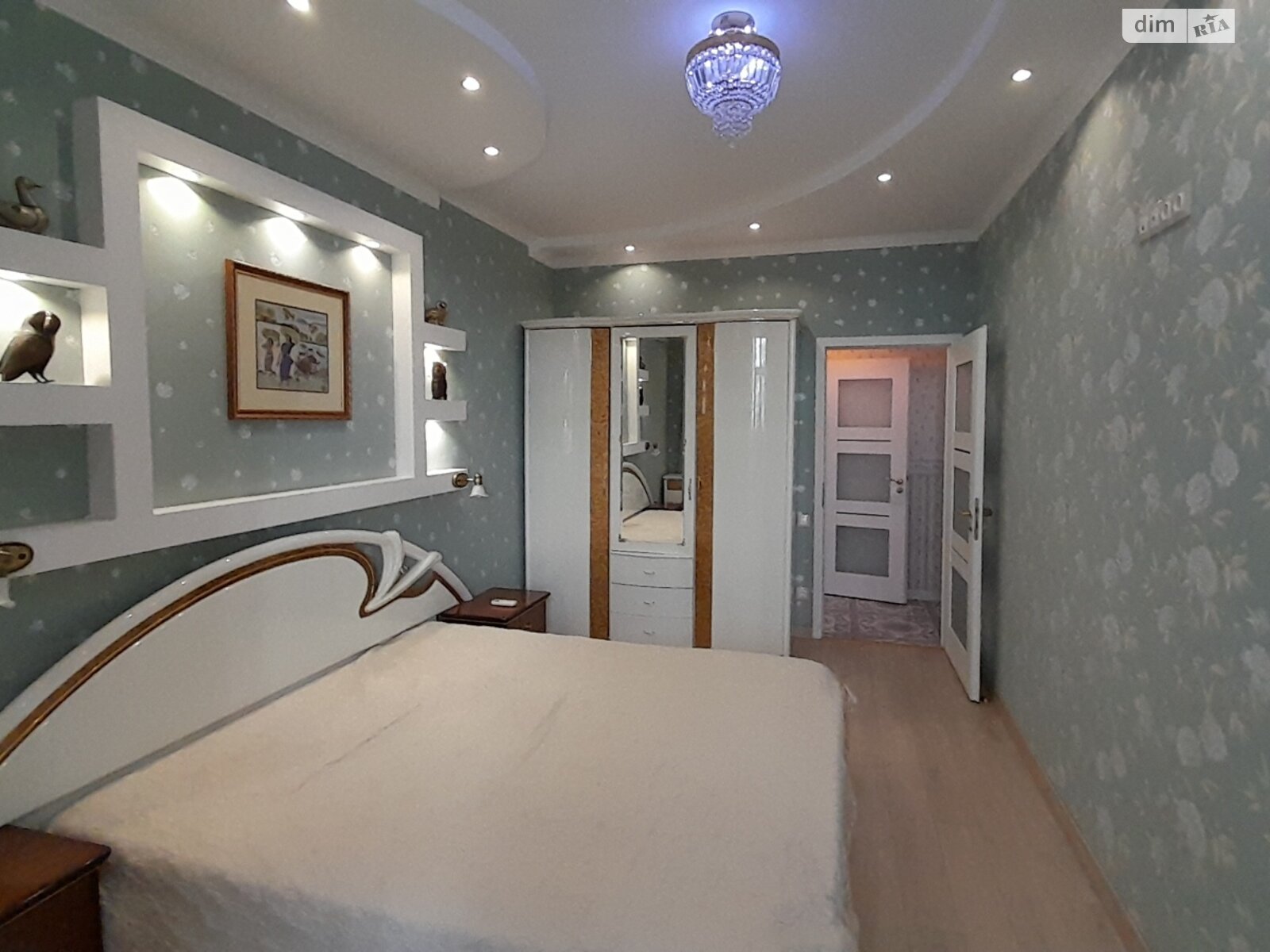 трикімнатна квартира в Одесі, район Приморський, на вул. Генуезька 24Д корпус 3 в довготривалу оренду помісячно фото 1 трикімнатна квартира в Одесі, район Приморський, на вул. Генуезька 24Д корпус 3 в довготривалу оренду помісячно фото 1