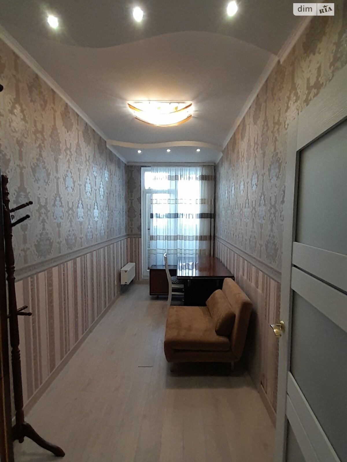 трикімнатна квартира в Одесі, район Приморський, на вул. Генуезька 24Д корпус 3 в довготривалу оренду помісячно фото 1 трикімнатна квартира в Одесі, район Приморський, на вул. Генуезька 24Д корпус 3 в довготривалу оренду помісячно фото 1