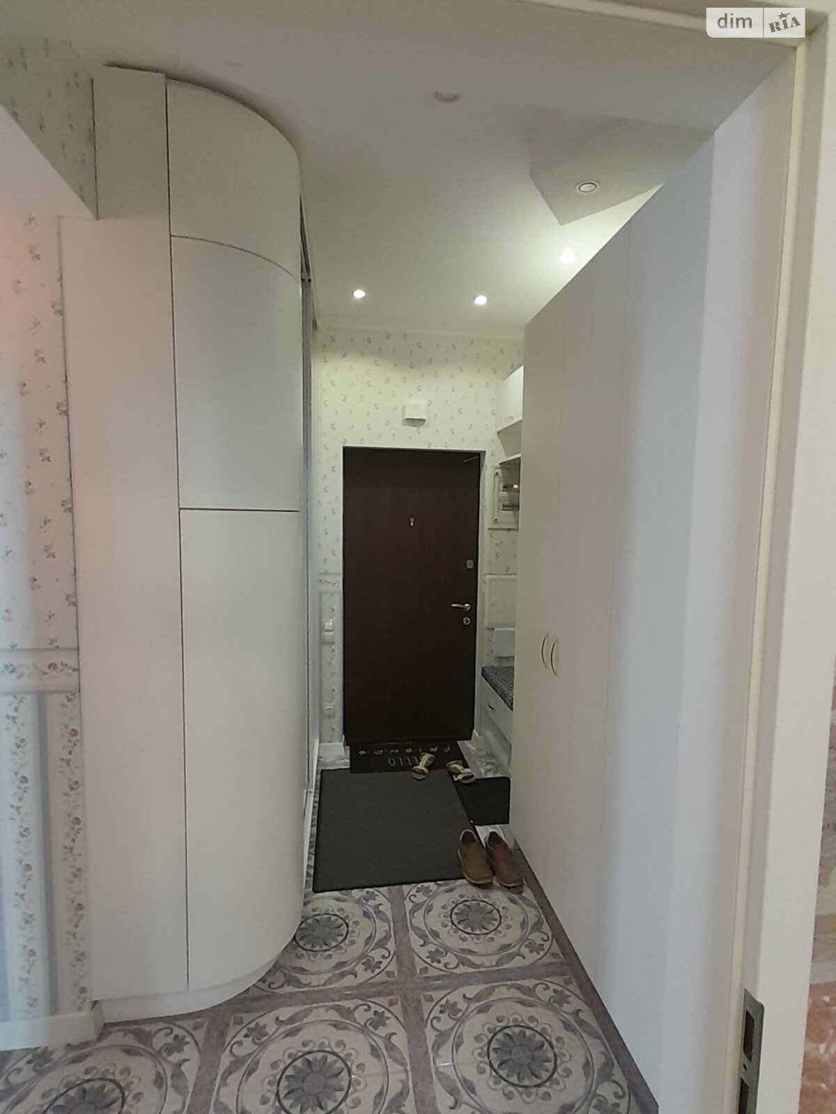 трикімнатна квартира в Одесі, район Приморський, на вул. Генуезька 24Д корпус 3 в довготривалу оренду помісячно фото 1 трикімнатна квартира в Одесі, район Приморський, на вул. Генуезька 24Д корпус 3 в довготривалу оренду помісячно фото 1