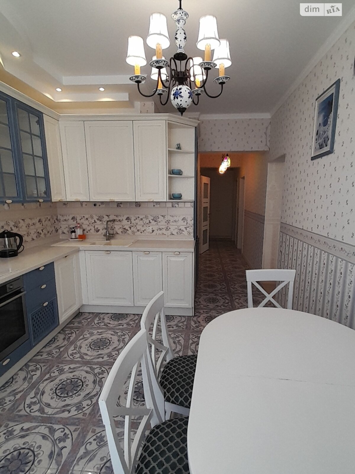 трикімнатна квартира в Одесі, район Приморський, на вул. Генуезька 24Д корпус 3 в довготривалу оренду помісячно фото 1 трикімнатна квартира в Одесі, район Приморський, на вул. Генуезька 24Д корпус 3 в довготривалу оренду помісячно фото 1