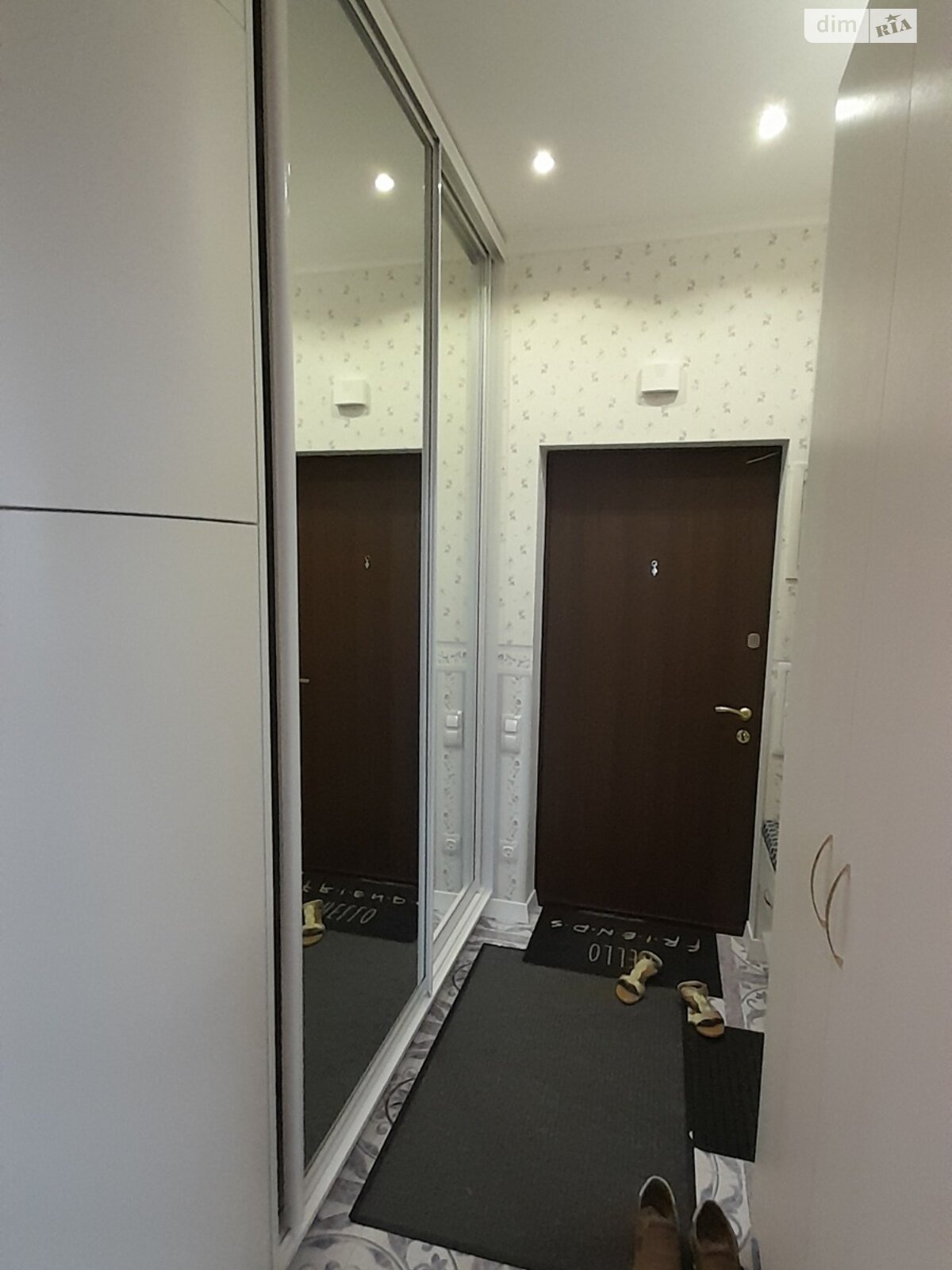 трикімнатна квартира в Одесі, район Приморський, на вул. Генуезька 24Д корпус 3 в довготривалу оренду помісячно фото 1 трикімнатна квартира в Одесі, район Приморський, на вул. Генуезька 24Д корпус 3 в довготривалу оренду помісячно фото 1