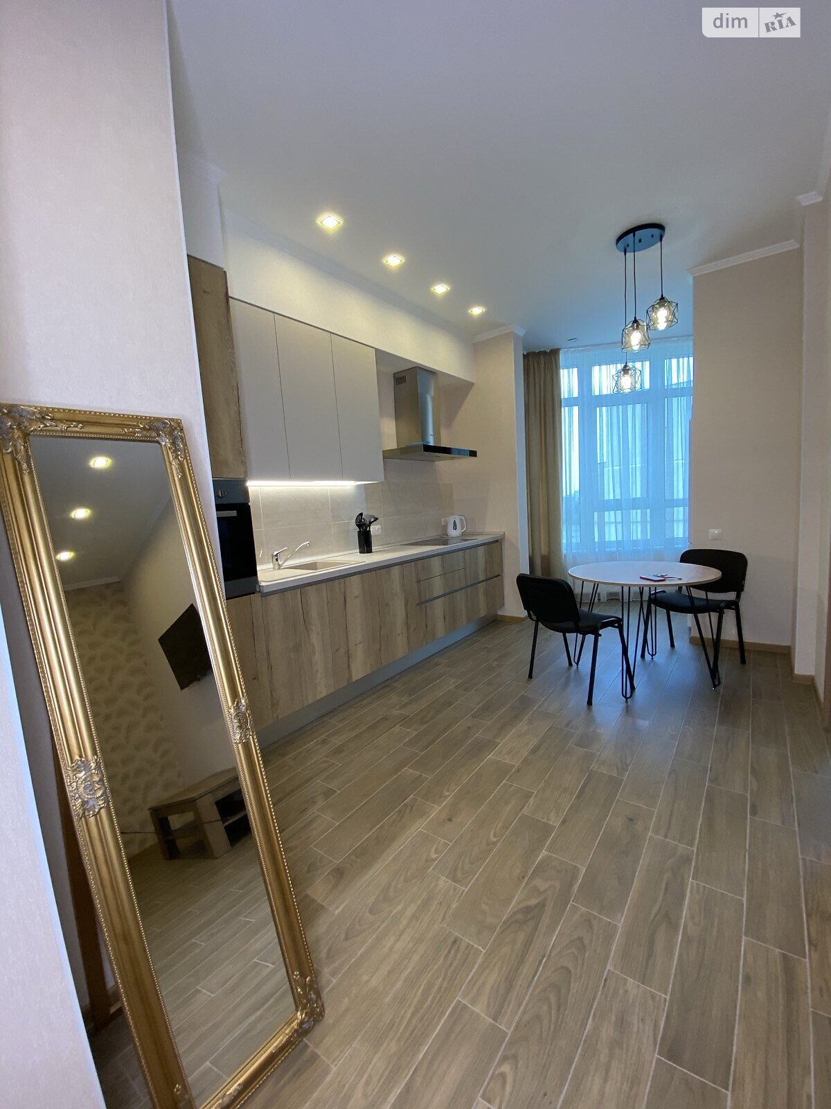 однокімнатна квартира в Одесі, район Приморський, на бул. Італійський 1В в довготривалу оренду помісячно фото 1