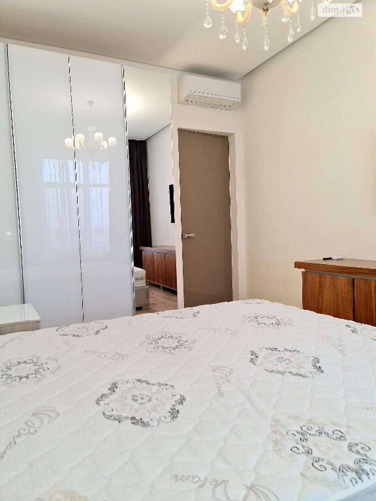 двухкомнатная квартира в Одессе, район Приморский, на бул. Французский 2 в аренду на долгий срок помесячно фото 1