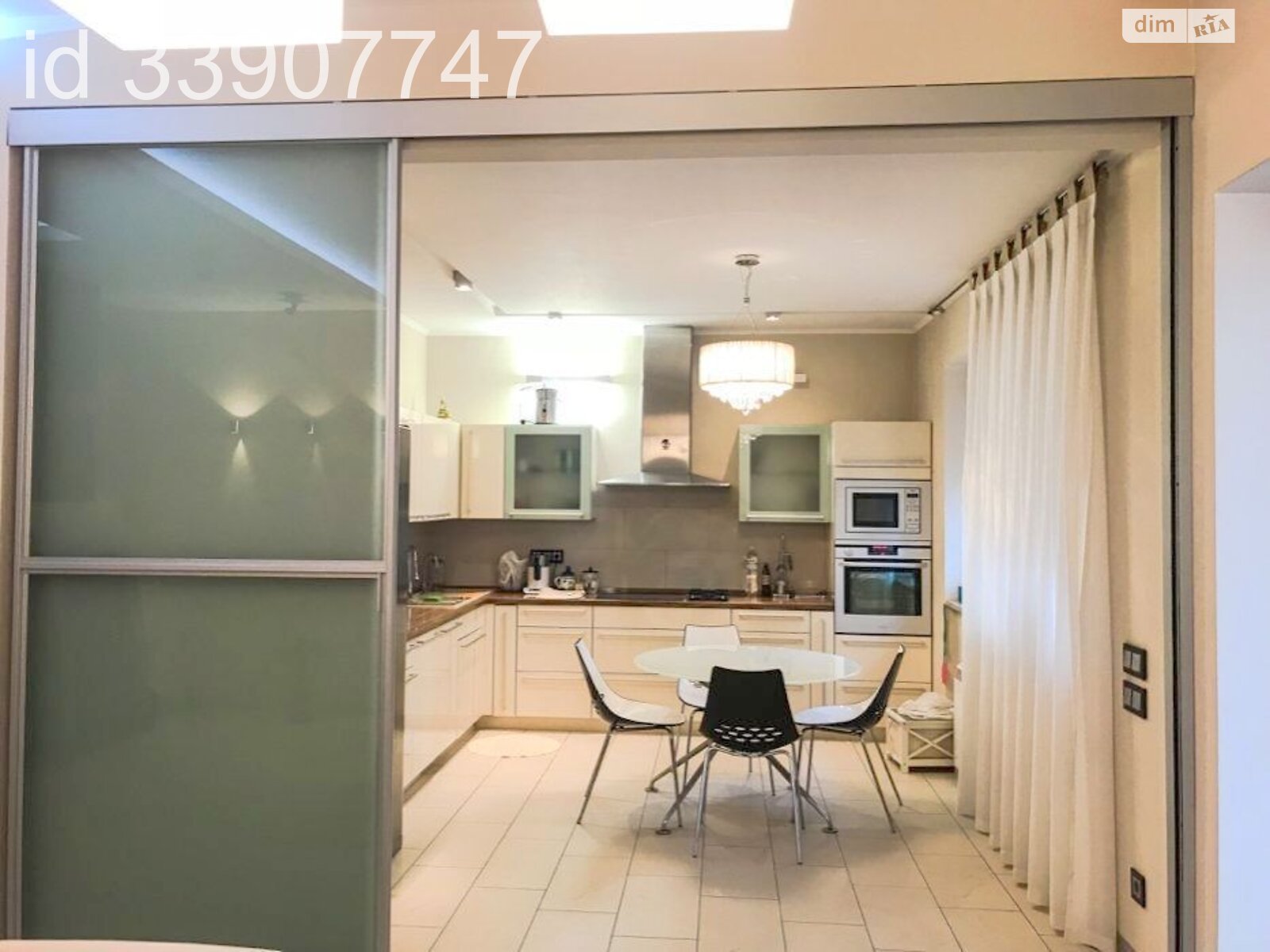 четырехкомнатная квартира в Одессе, район Приморский, на ул. Канатная 15 в аренду на долгий срок помесячно фото 1