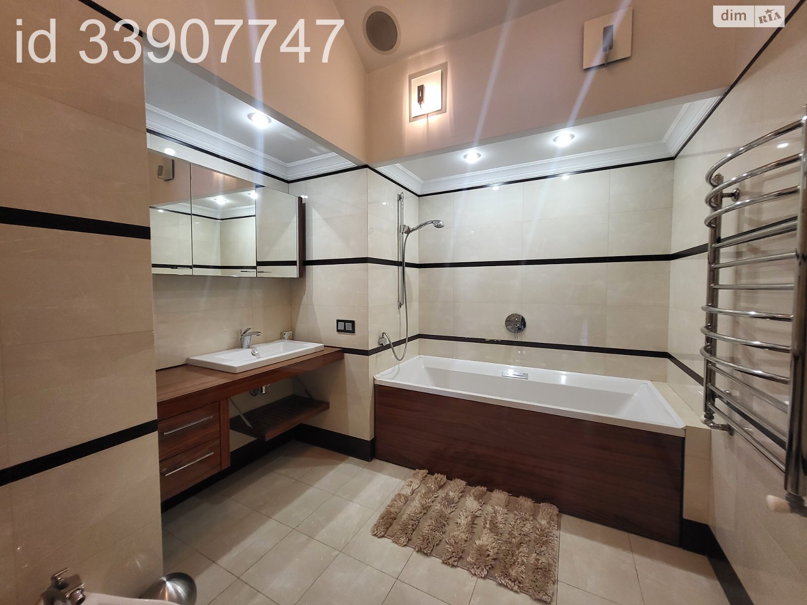 четырехкомнатная квартира в Одессе, район Приморский, на ул. Канатная 15 в аренду на долгий срок помесячно фото 1