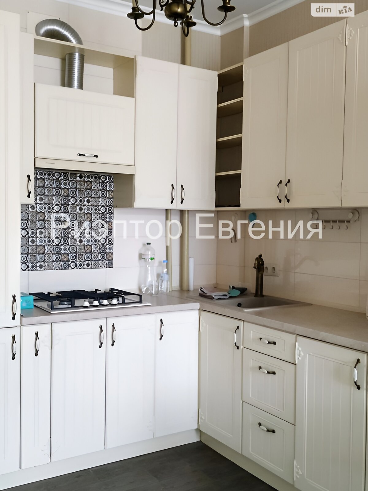 однокомнатная квартира в Одессе, район Приморский, на пер. Каретный 21 в аренду на долгий срок помесячно фото 1 однокомнатная квартира в Одессе, район Приморский, на пер. Каретный 21 в аренду на долгий срок помесячно фото 1