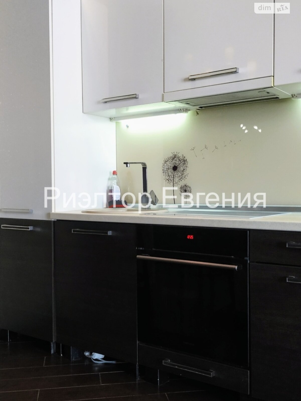 однокімнатна квартира в Одесі, район Приморський, на вул. Кленова 2А в довготривалу оренду помісячно фото 1 однокімнатна квартира в Одесі, район Приморський, на вул. Кленова 2А в довготривалу оренду помісячно фото 1