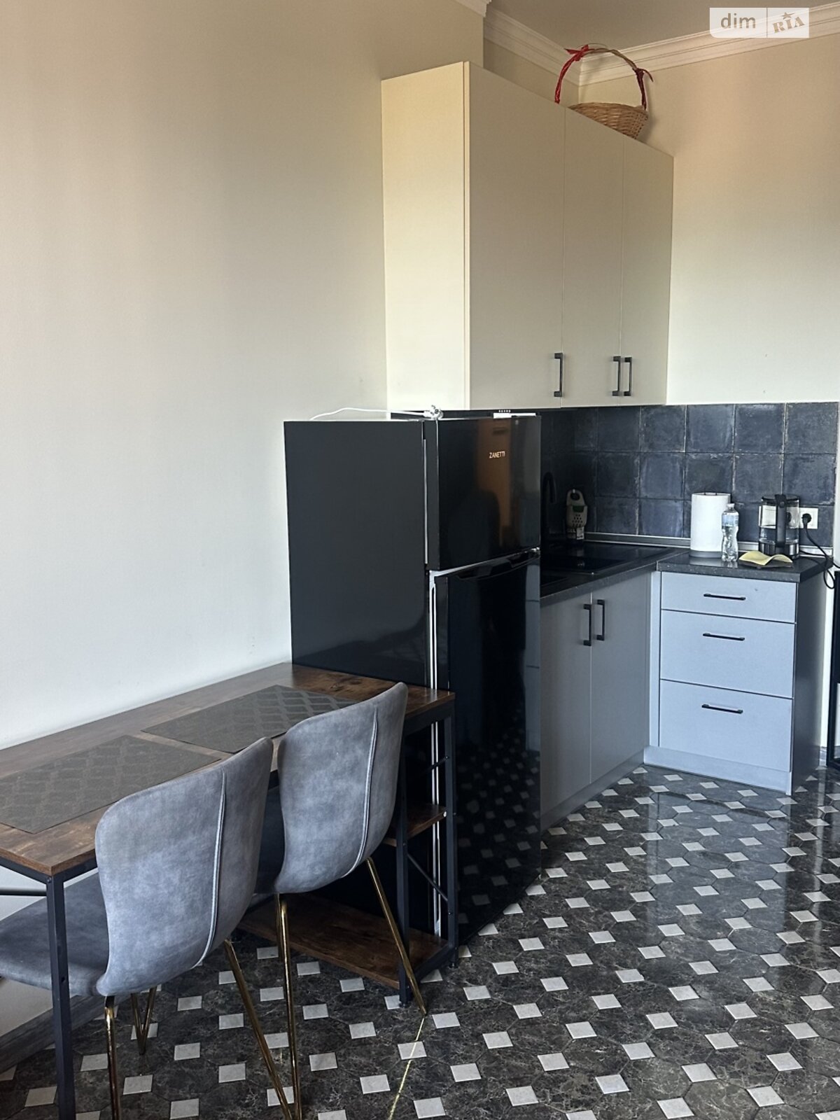 однокімнатна квартира в Одесі, район Приморський, на пров. Полуничний 22А, кв. 110 в довготривалу оренду помісячно фото 1 однокімнатна квартира в Одесі, район Приморський, на пров. Полуничний 22А, кв. 110 в довготривалу оренду помісячно фото 1