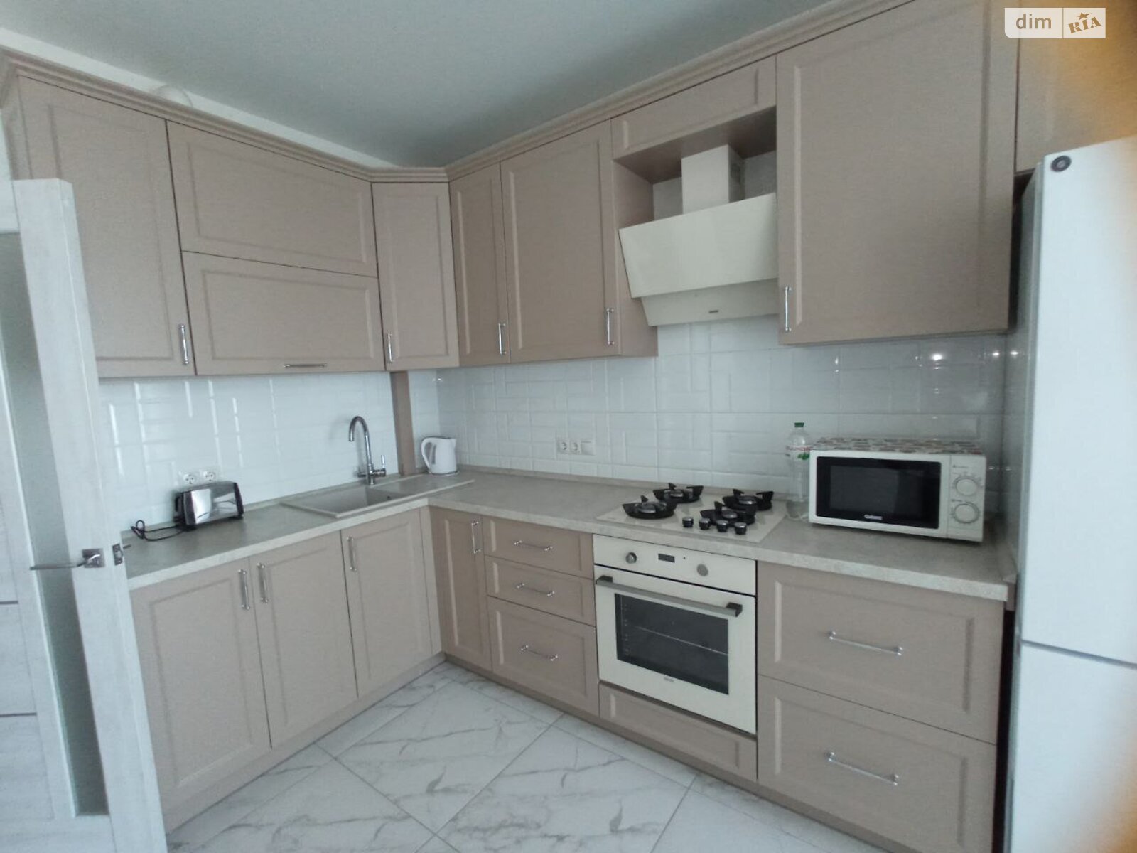 однокімнатна квартира в Одесі, район Приморський, на пров. Компасний в довготривалу оренду помісячно фото 1