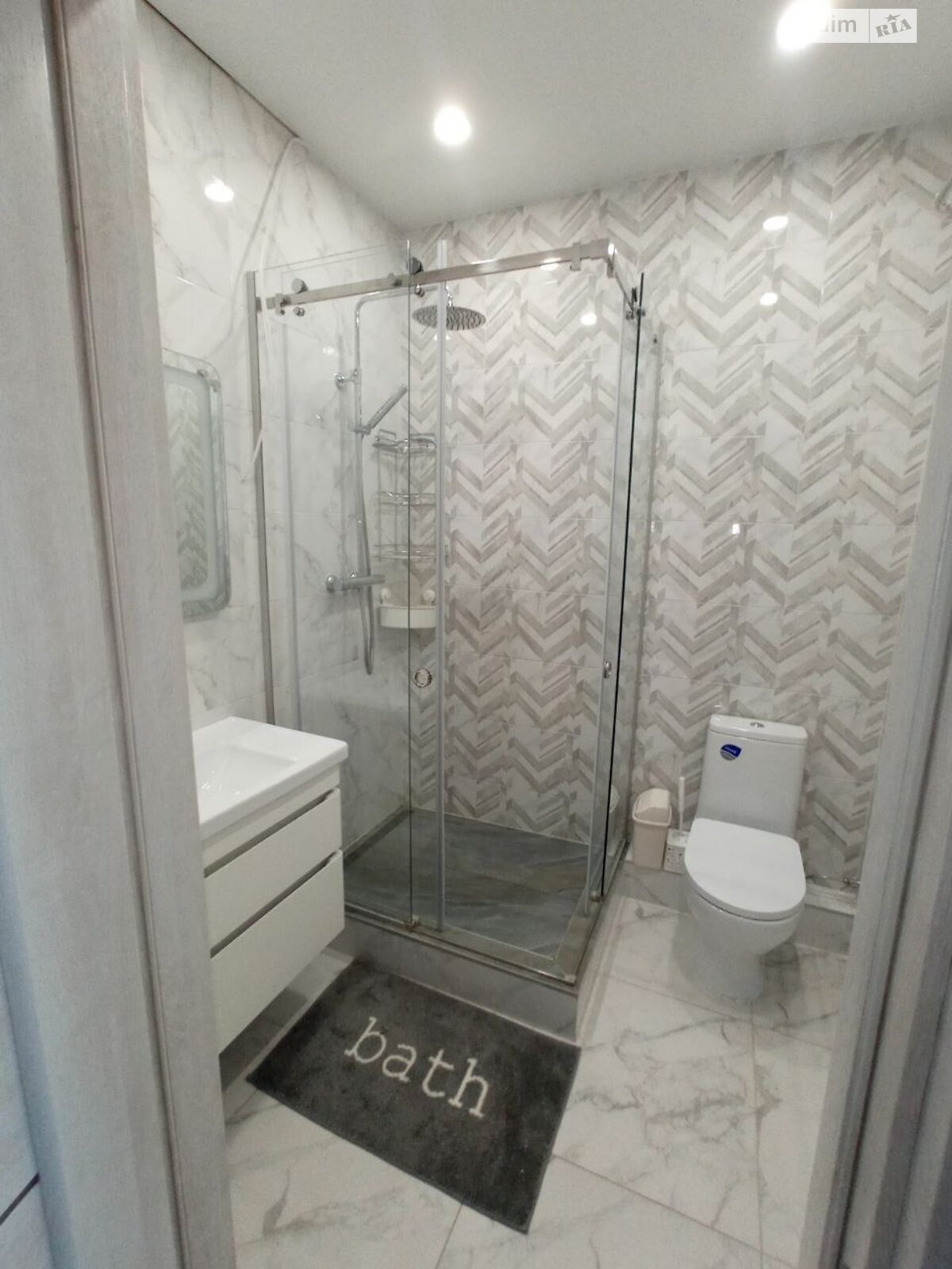 однокімнатна квартира в Одесі, район Приморський, на пров. Компасний в довготривалу оренду помісячно фото 1