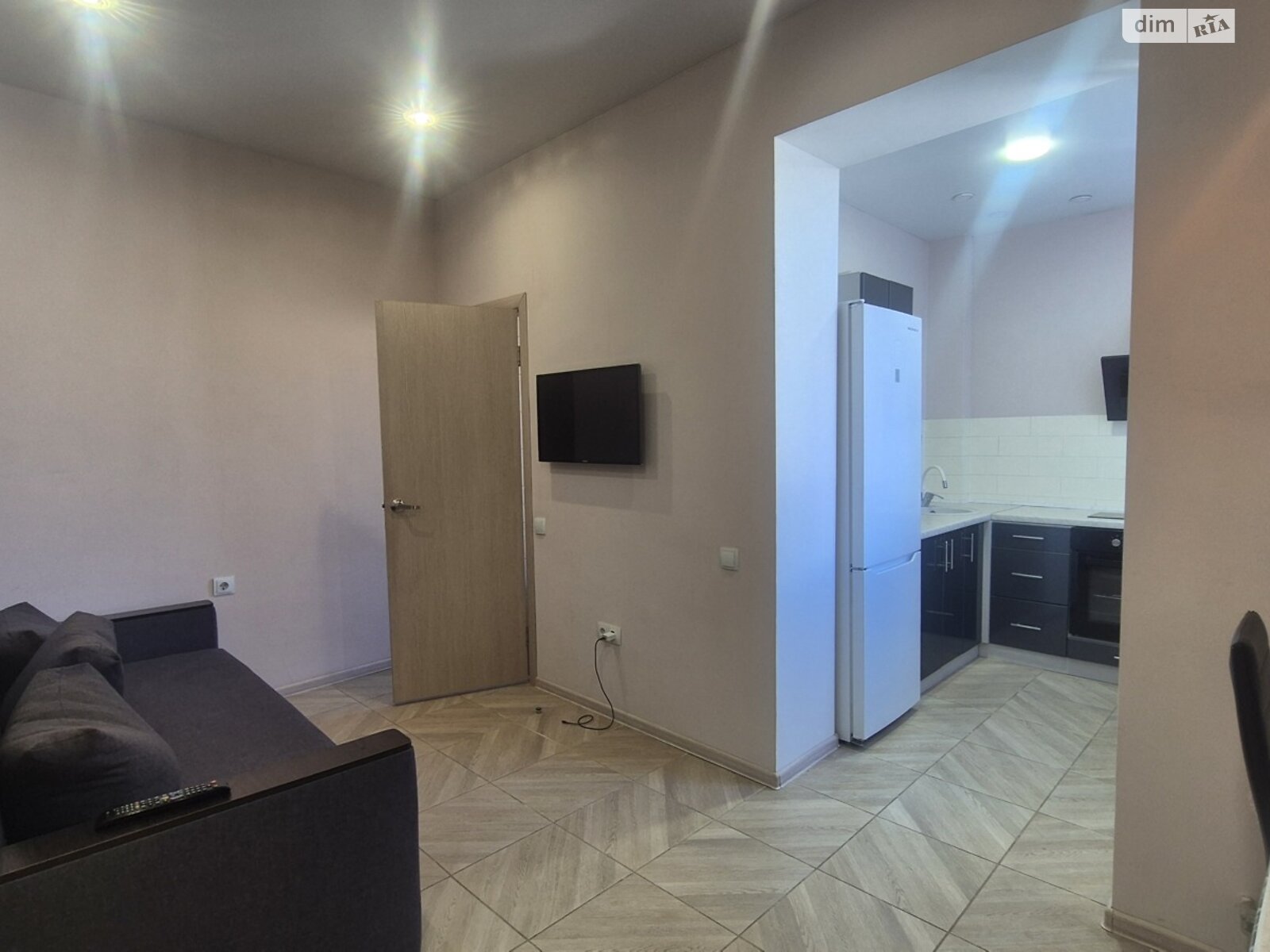 однокімнатна квартира в Одесі, район Приморський, на вул. Кутузакія Олександра 40, кв. 6 в довготривалу оренду помісячно фото 1 однокімнатна квартира в Одесі, район Приморський, на вул. Кутузакія Олександра 40, кв. 6 в довготривалу оренду помісячно фото 1