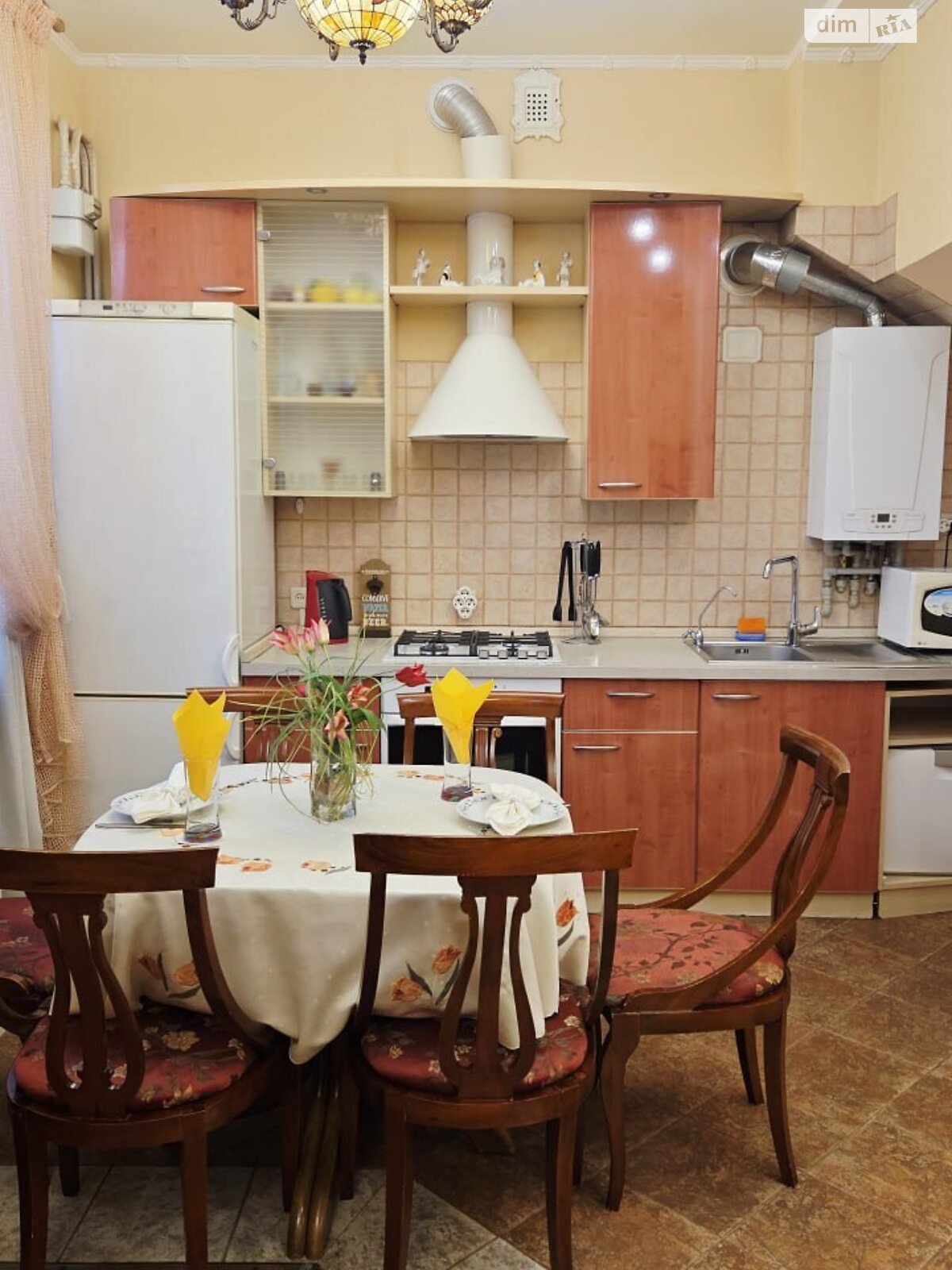 трикімнатна квартира в Одесі, район Приморський, на просп. Лесі Українки в довготривалу оренду помісячно фото 1 трикімнатна квартира в Одесі, район Приморський, на просп. Лесі Українки в довготривалу оренду помісячно фото 1