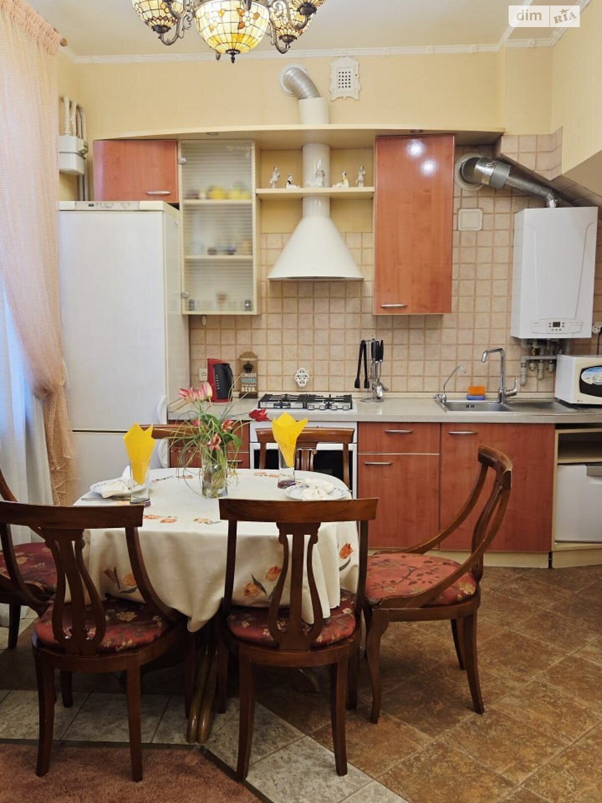 трикімнатна квартира в Одесі, район Приморський, на просп. Лесі Українки в довготривалу оренду помісячно фото 1 трикімнатна квартира в Одесі, район Приморський, на просп. Лесі Українки в довготривалу оренду помісячно фото 1