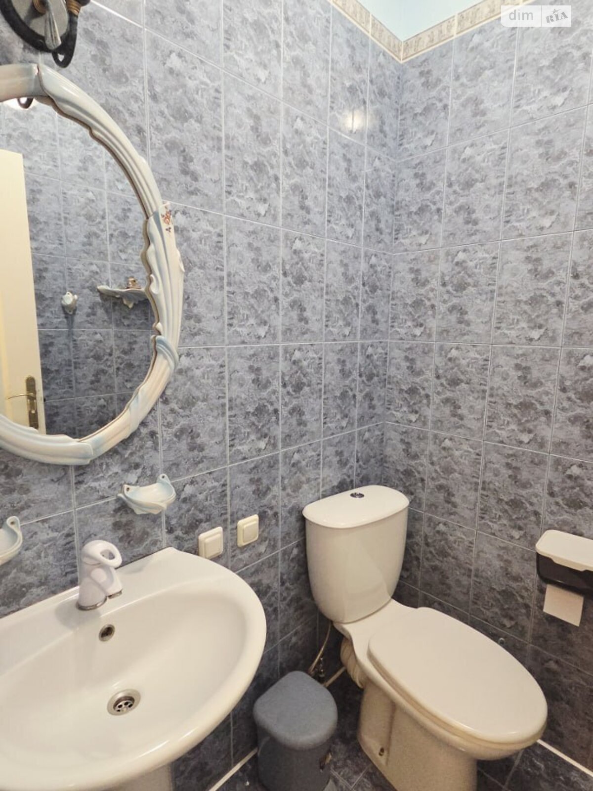 трикімнатна квартира в Одесі, район Приморський, на просп. Лесі Українки в довготривалу оренду помісячно фото 1 трикімнатна квартира в Одесі, район Приморський, на просп. Лесі Українки в довготривалу оренду помісячно фото 1