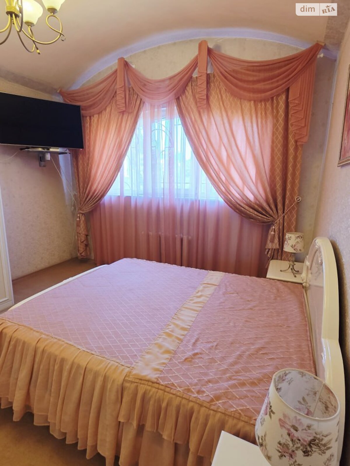 трикімнатна квартира в Одесі, район Приморський, на просп. Лесі Українки в довготривалу оренду помісячно фото 1 трикімнатна квартира в Одесі, район Приморський, на просп. Лесі Українки в довготривалу оренду помісячно фото 1