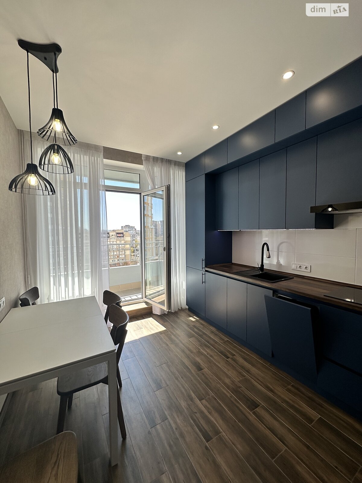 однокомнатная квартира в Одессе, район Приморский, на просп. Леси Украинки 19 в аренду на долгий срок помесячно фото 1 однокомнатная квартира в Одессе, район Приморский, на просп. Леси Украинки 19 в аренду на долгий срок помесячно фото 1