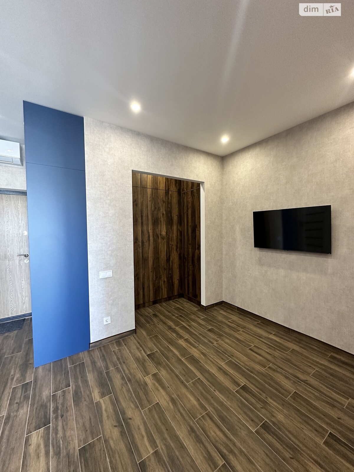 однокомнатная квартира в Одессе, район Приморский, на просп. Леси Украинки 19 в аренду на долгий срок помесячно фото 1 однокомнатная квартира в Одессе, район Приморский, на просп. Леси Украинки 19 в аренду на долгий срок помесячно фото 1