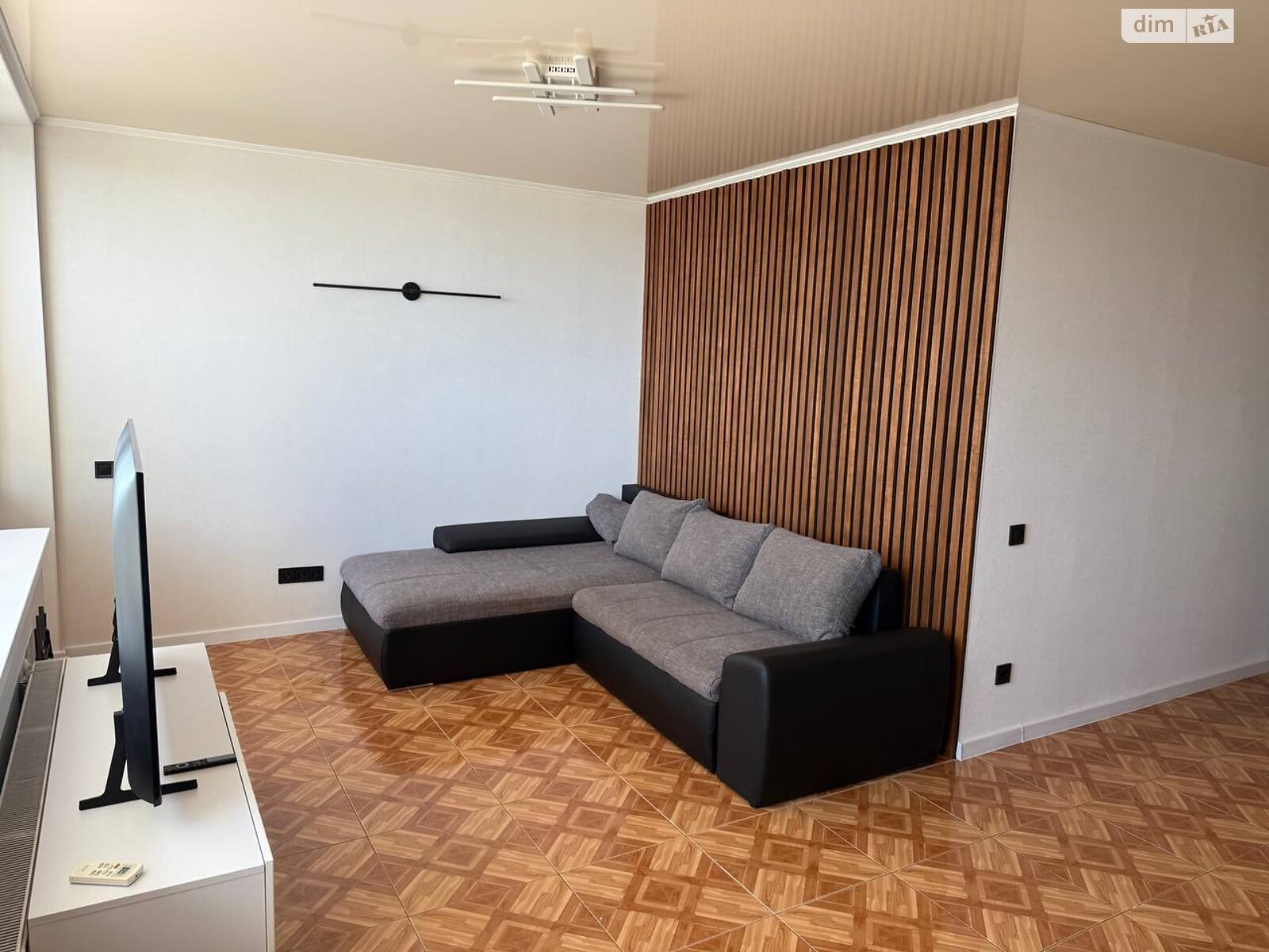 двокімнатна квартира в Одесі, район Приморський, на вул. Літературна 12 в довготривалу оренду помісячно фото 1