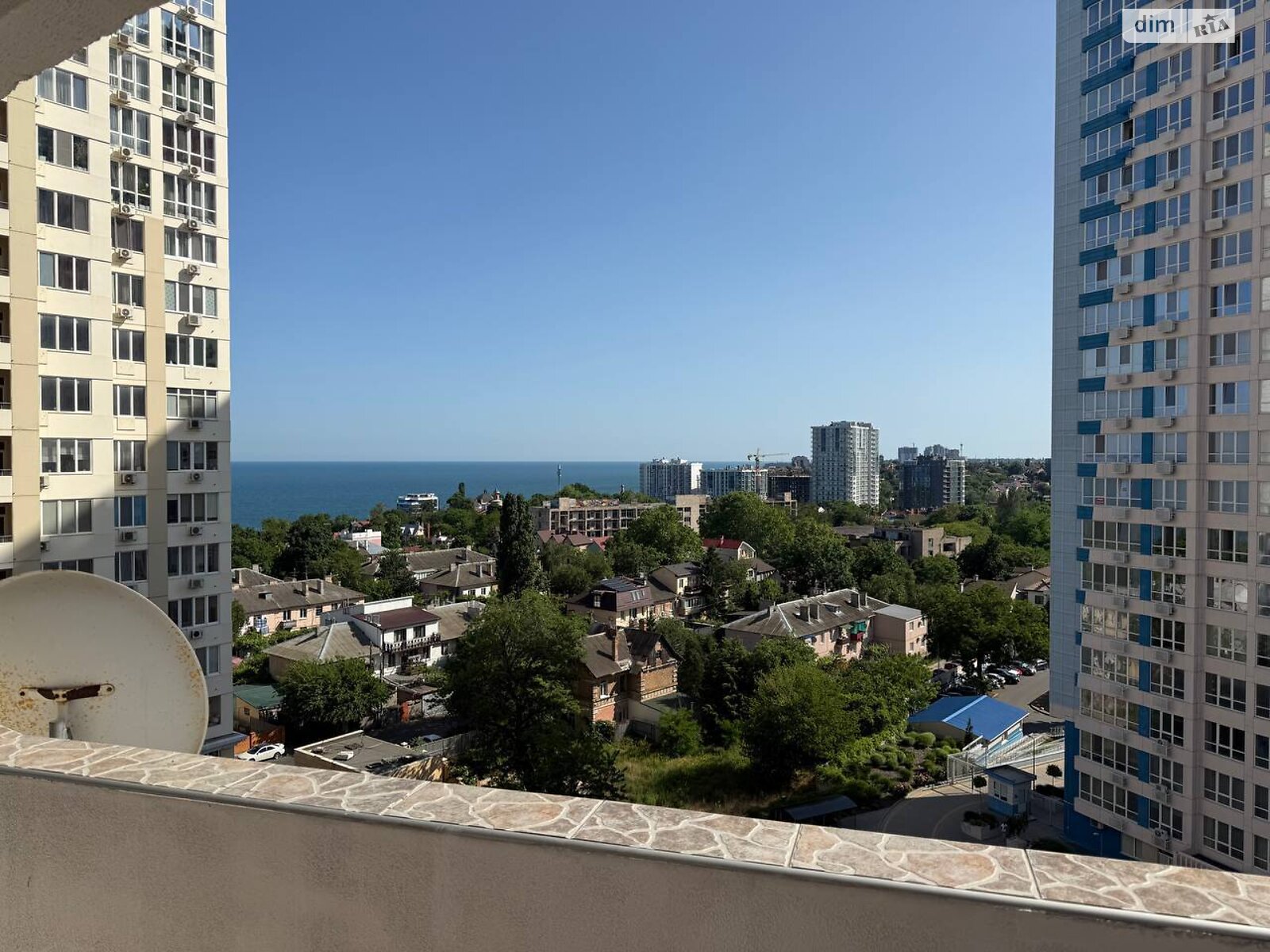 двокімнатна квартира в Одесі, район Приморський, на вул. Літературна 12 в довготривалу оренду помісячно фото 1