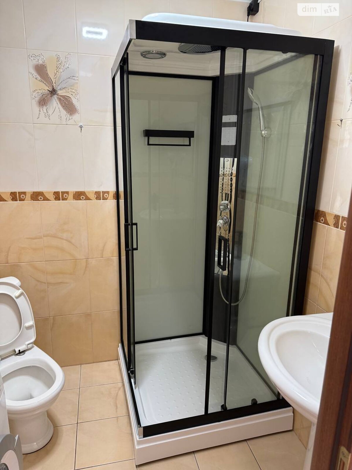 двокімнатна квартира в Одесі, район Приморський, на вул. Літературна 12 в довготривалу оренду помісячно фото 1