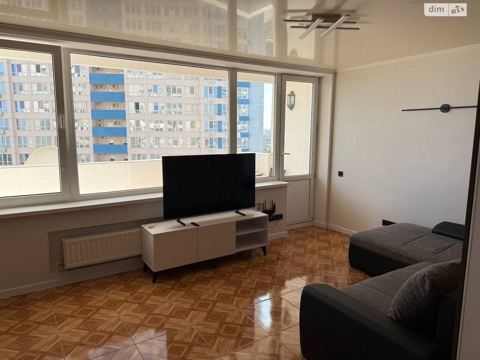 двокімнатна квартира в Одесі, район Приморський, на вул. Літературна 12 в довготривалу оренду помісячно фото 1