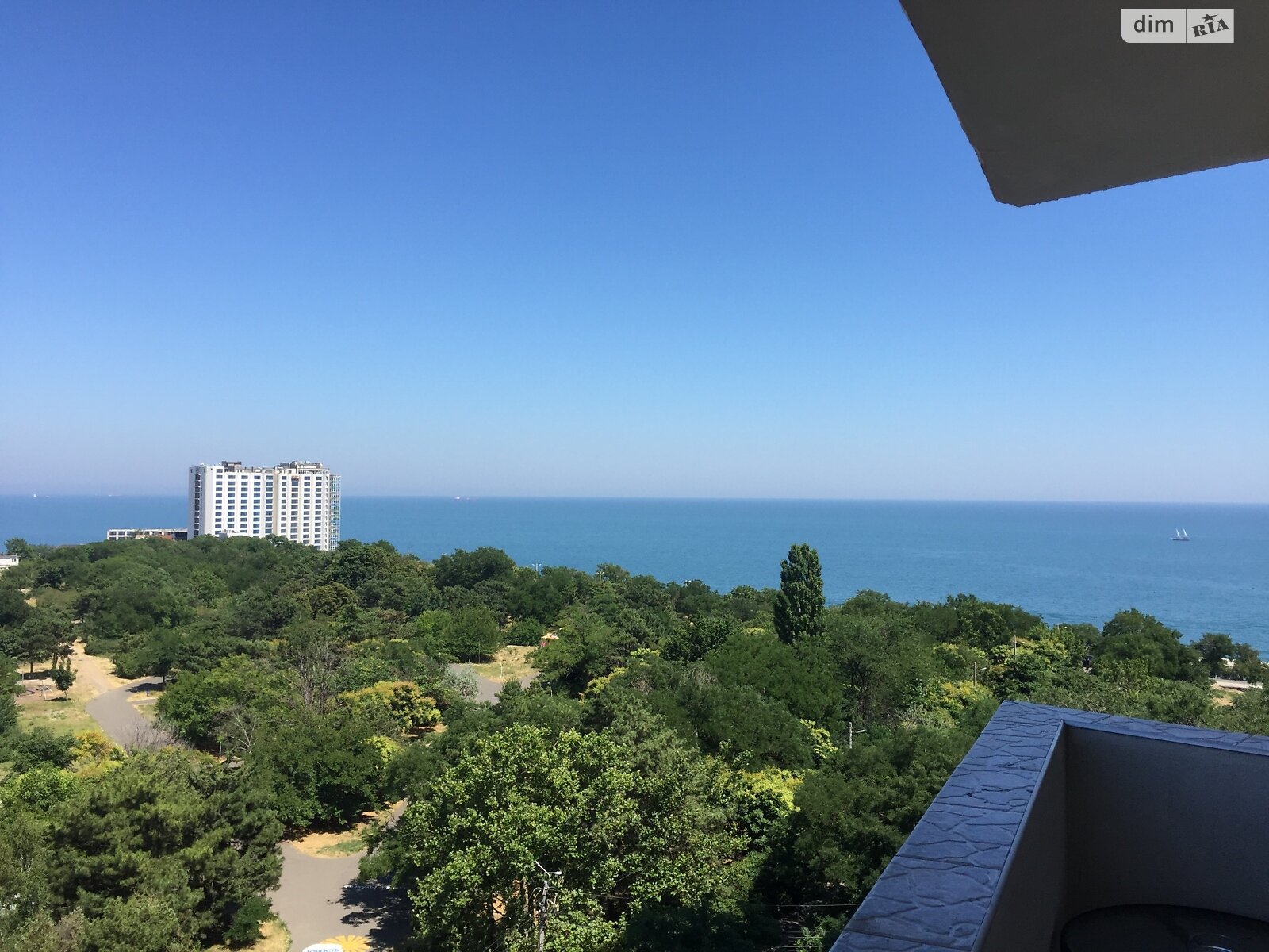 двокімнатна квартира в Одесі, район Приморський, на вул. Літературна 12 в довготривалу оренду помісячно фото 1