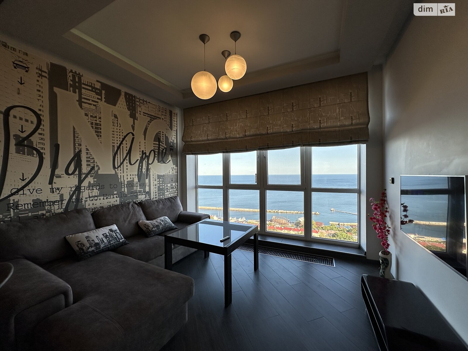 двухкомнатная квартира в Одессе, район Приморский, на ул. Литературная 12А корпус 1 в аренду на долгий срок помесячно фото 1