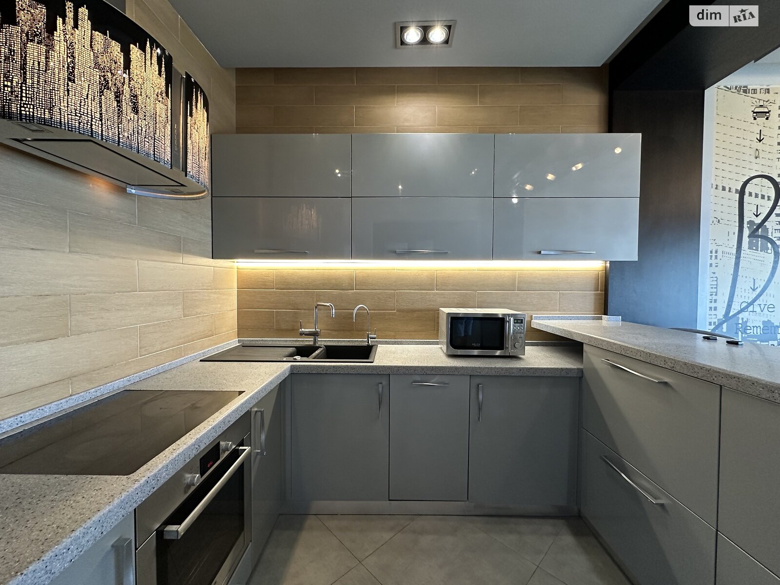 двухкомнатная квартира в Одессе, район Приморский, на ул. Литературная 12А корпус 1 в аренду на долгий срок помесячно фото 1