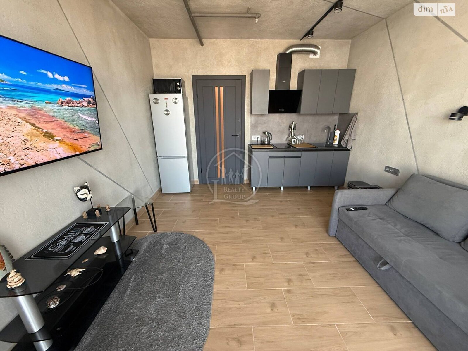 однокімнатна квартира в Одесі, район Приморський, на вул. Літературна 10Б в довготривалу оренду помісячно фото 1