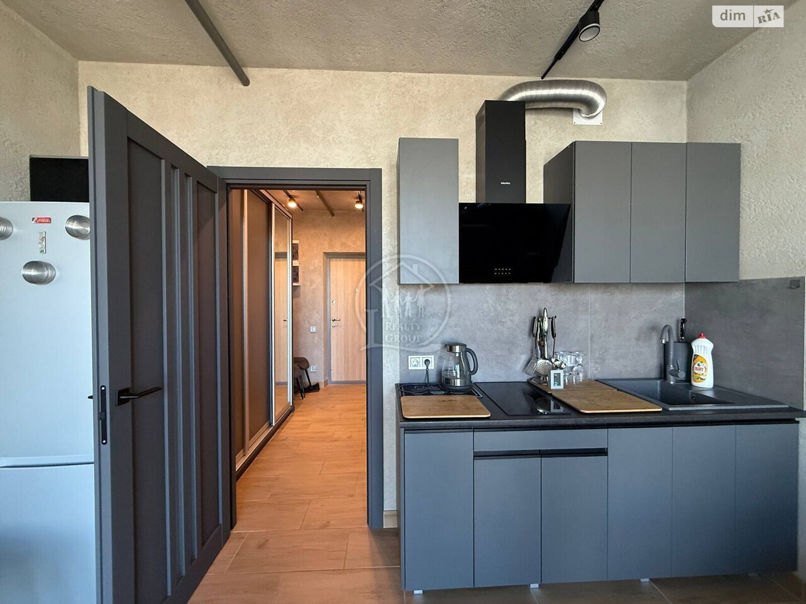 однокімнатна квартира в Одесі, район Приморський, на вул. Літературна 10Б в довготривалу оренду помісячно фото 1