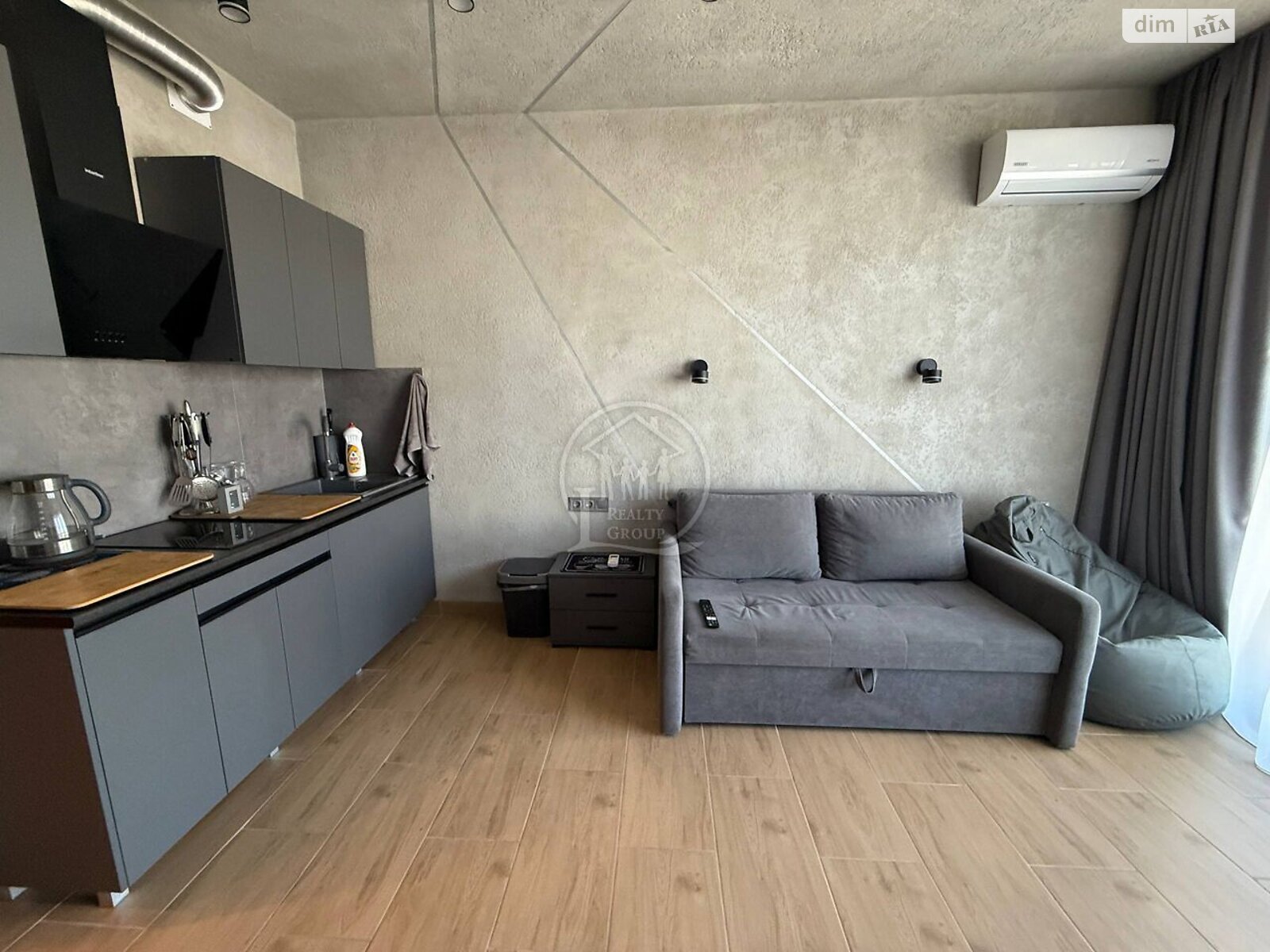 однокімнатна квартира в Одесі, район Приморський, на вул. Літературна 10Б в довготривалу оренду помісячно фото 1