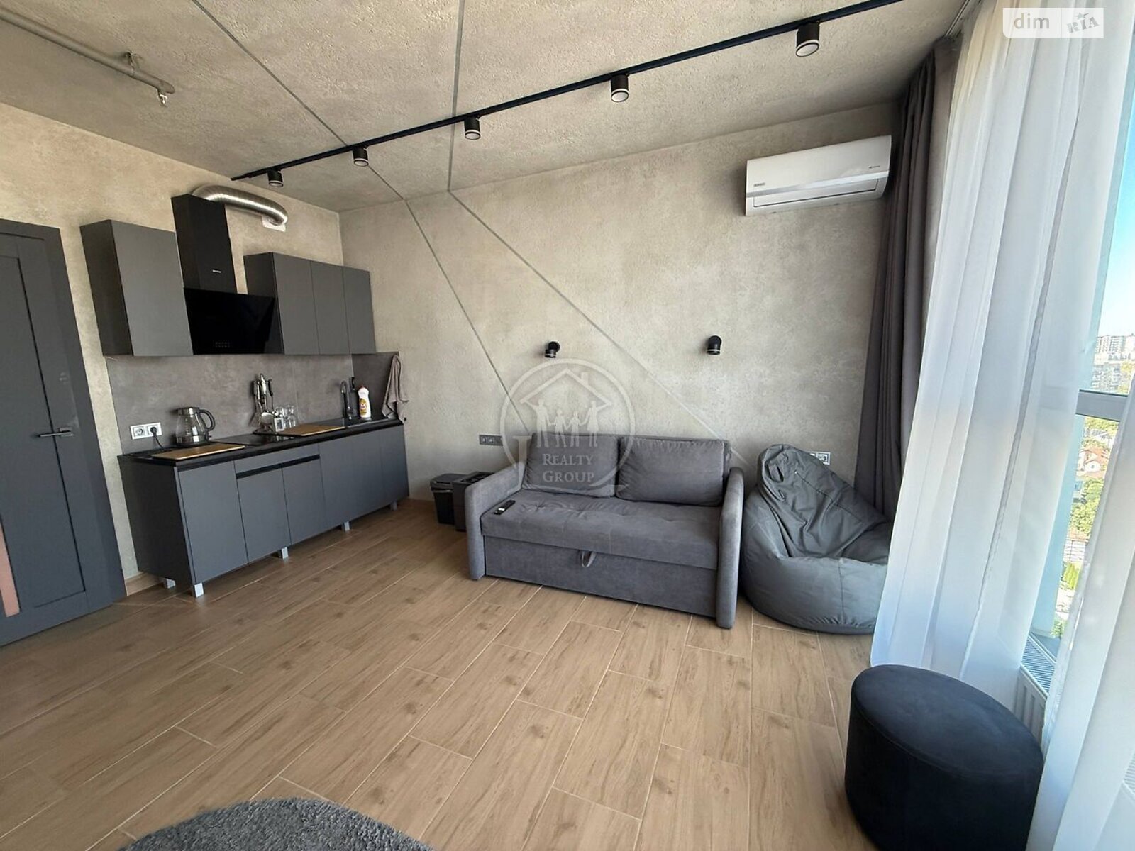 однокімнатна квартира в Одесі, район Приморський, на вул. Літературна 10Б в довготривалу оренду помісячно фото 1