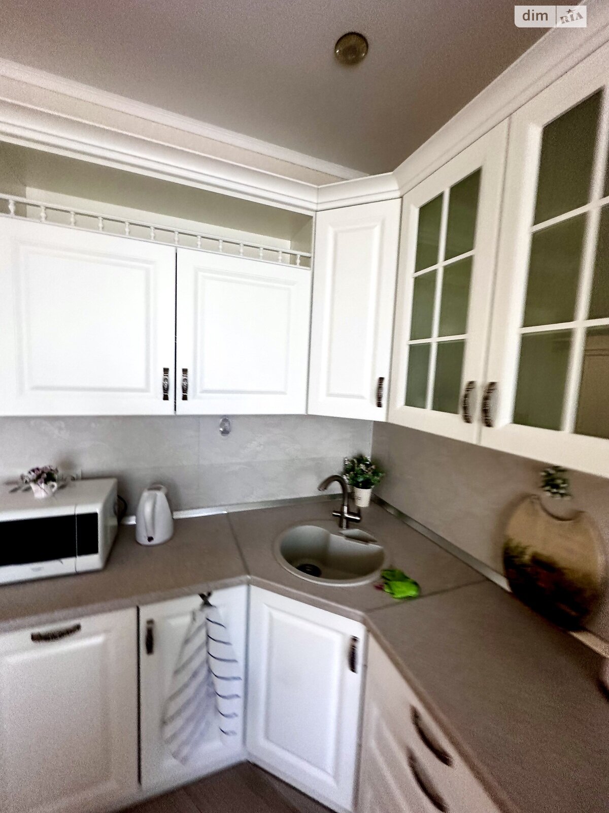 однокомнатная квартира в Одессе, район Приморский, на ул. Литературная 8 в аренду на долгий срок помесячно фото 1