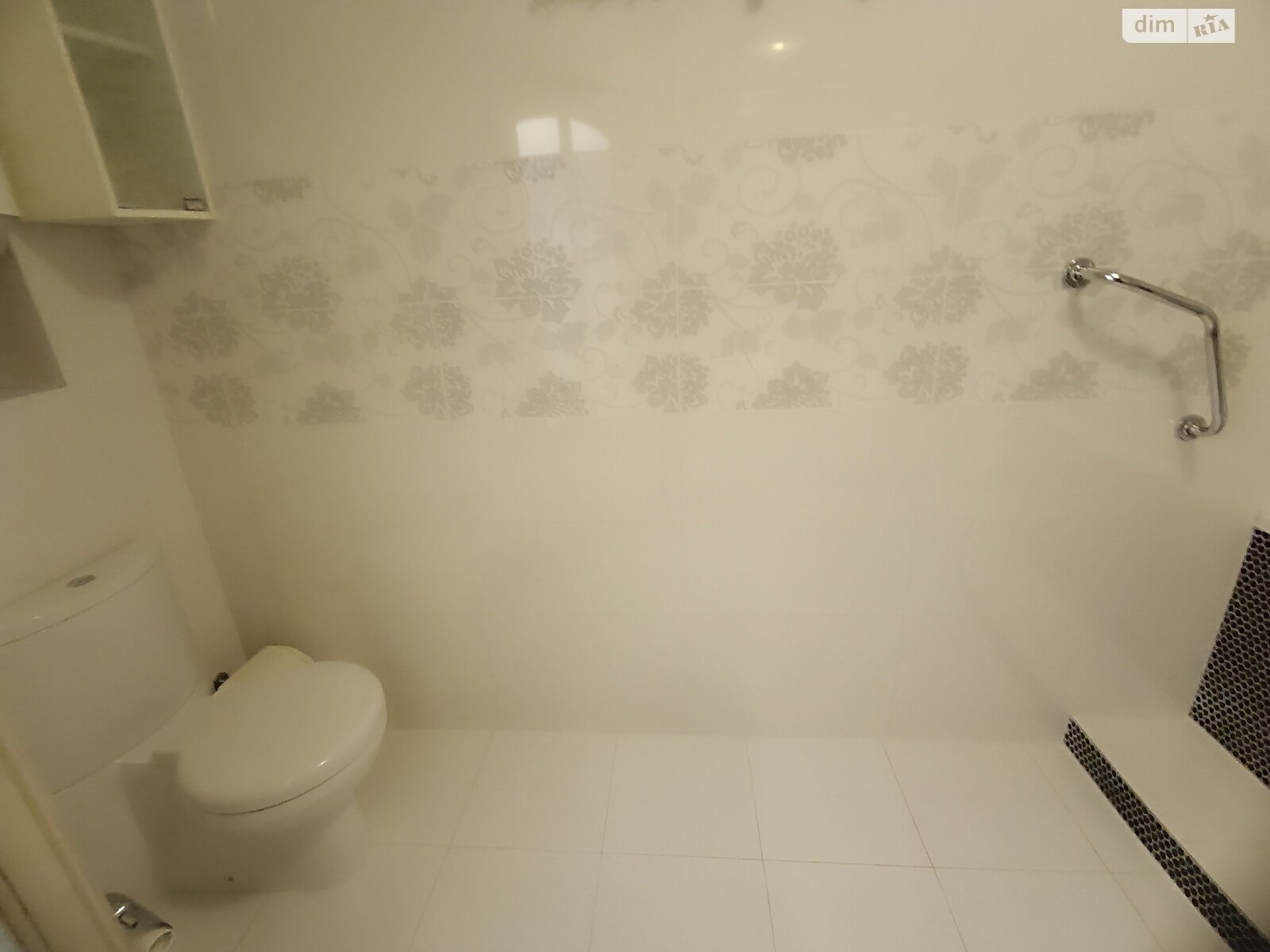 двухкомнатная квартира в Одессе, район Приморский, на ул. Литературная 1А в аренду на долгий срок помесячно фото 1