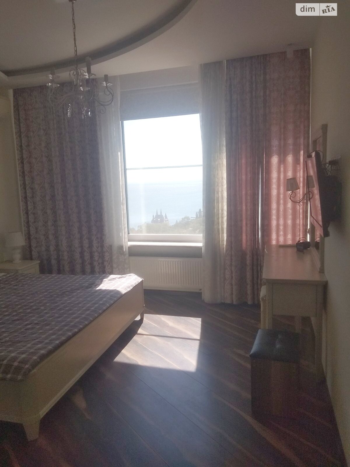 двухкомнатная квартира в Одессе, район Приморский, на ул. Литературная 1А в аренду на долгий срок помесячно фото 1