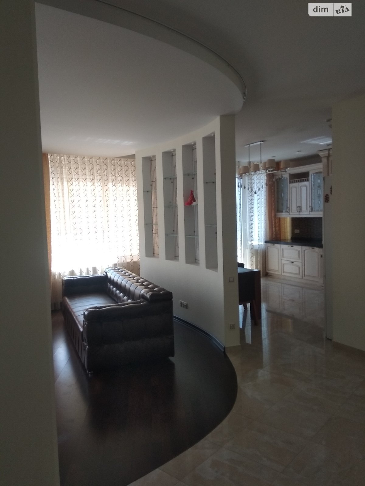 двухкомнатная квартира в Одессе, район Приморский, на ул. Литературная 1А в аренду на долгий срок помесячно фото 1