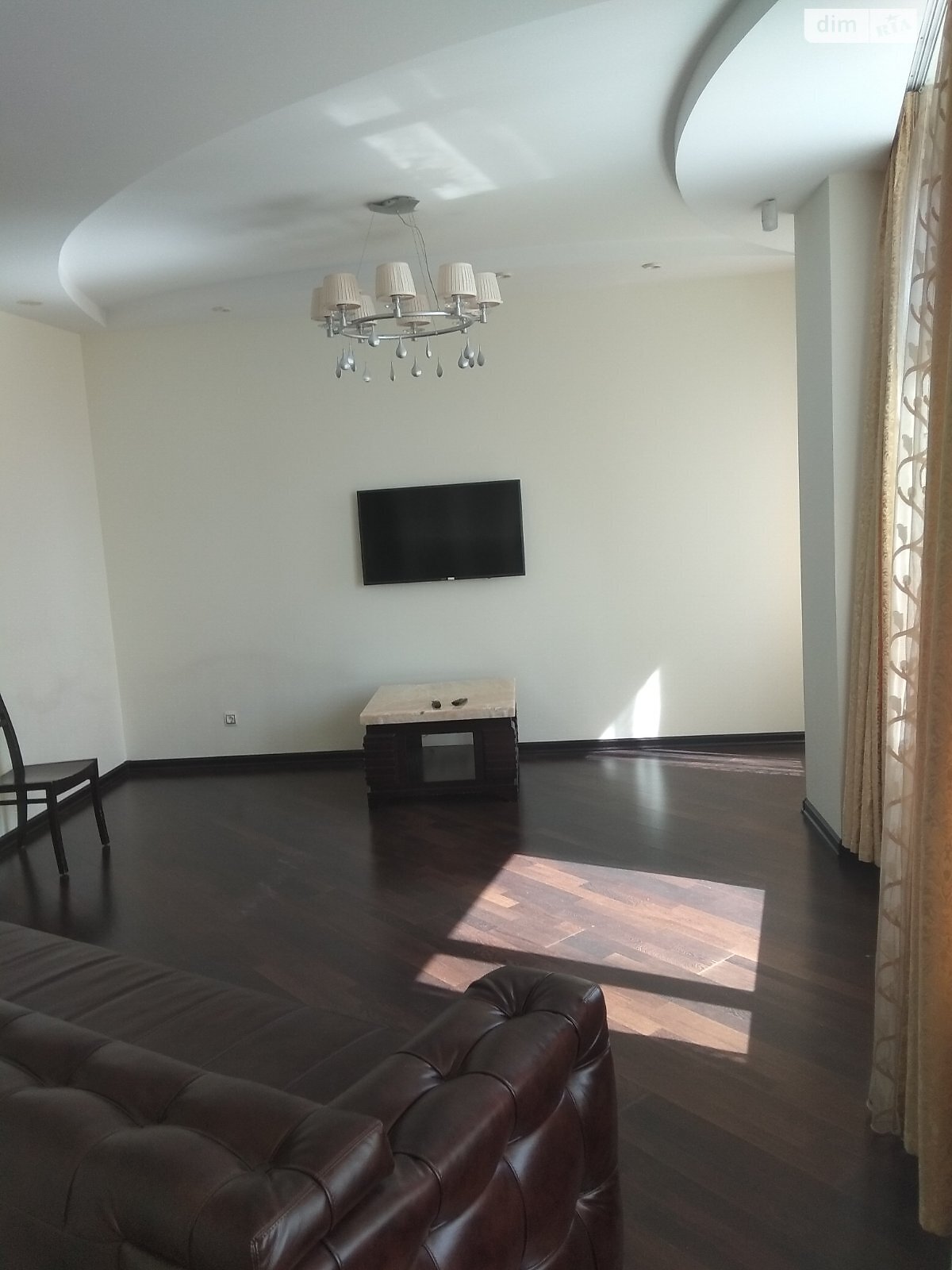 двухкомнатная квартира в Одессе, район Приморский, на ул. Литературная 1А в аренду на долгий срок помесячно фото 1