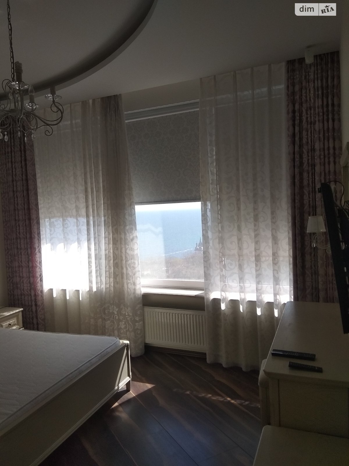 двухкомнатная квартира в Одессе, район Приморский, на ул. Литературная 1А в аренду на долгий срок помесячно фото 1