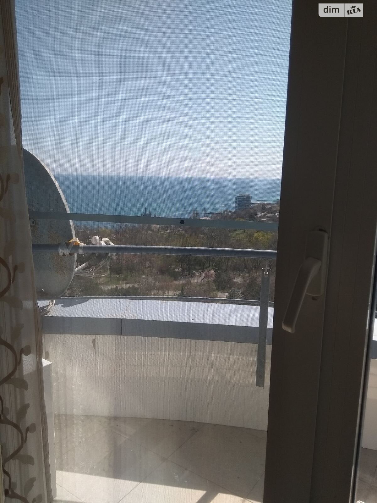 двухкомнатная квартира в Одессе, район Приморский, на ул. Литературная 1А в аренду на долгий срок помесячно фото 1