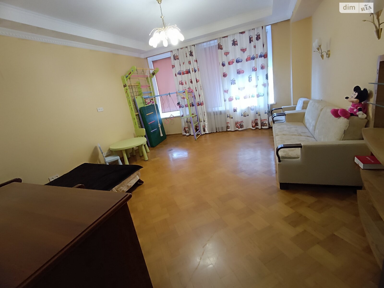 трехкомнатная квартира в Одессе, район Приморский, на ул. Литературная 1А в аренду на долгий срок помесячно фото 1