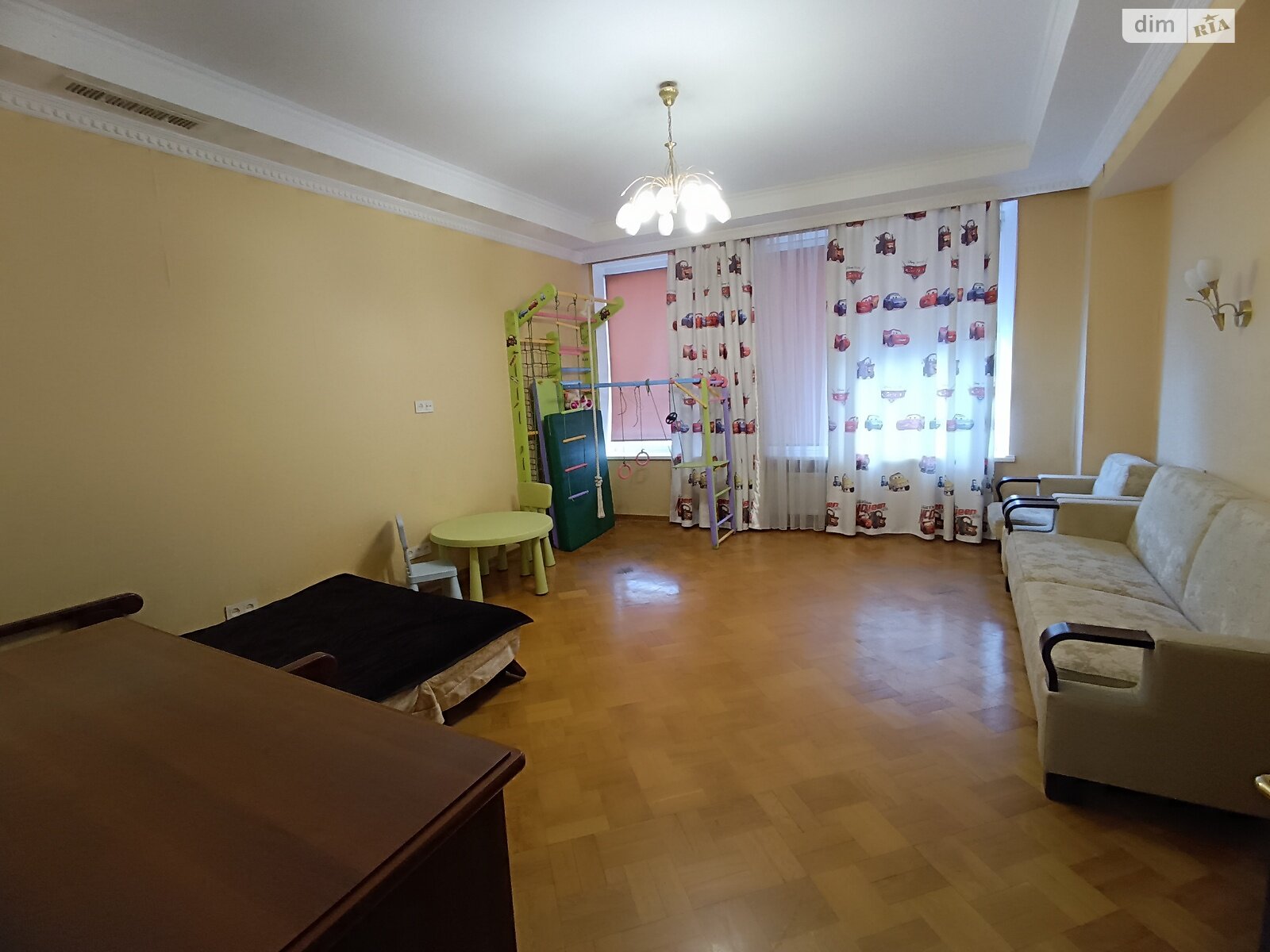 трехкомнатная квартира в Одессе, район Приморский, на ул. Литературная 1А в аренду на долгий срок помесячно фото 1