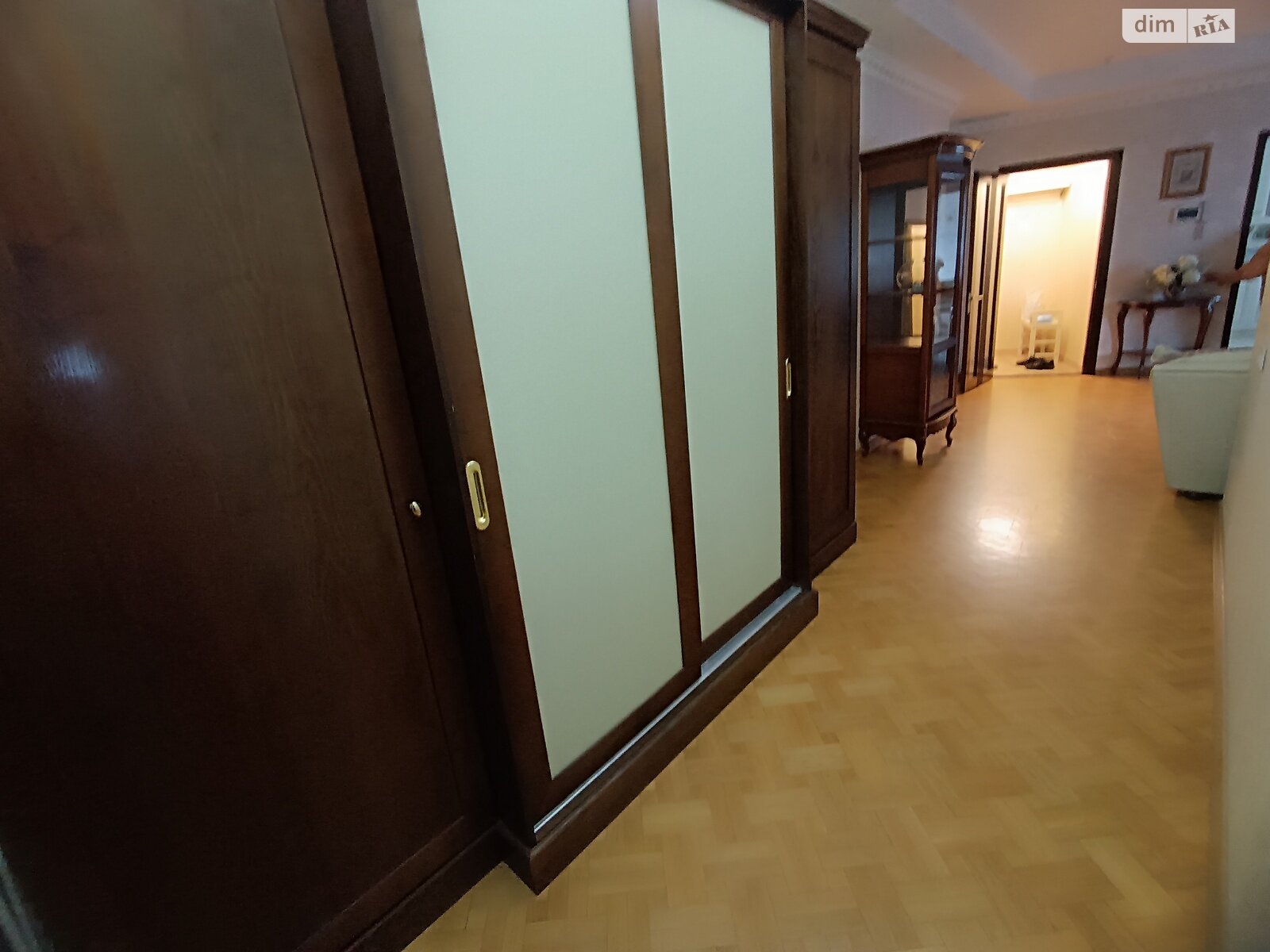 трехкомнатная квартира в Одессе, район Приморский, на ул. Литературная 1А в аренду на долгий срок помесячно фото 1